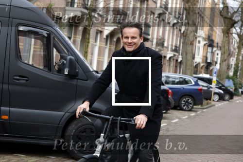 Amsterdam 8 februari 2022
Leco v Zadelhoff op zijn electrische v Moof fiets in amsterdam zuid