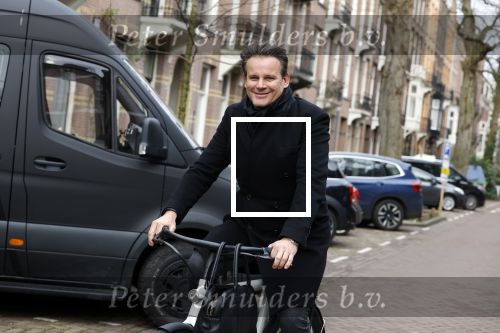 Amsterdam 8 februari 2022
Leco v Zadelhoff op zijn electrische v Moof fiets in amsterdam zuid