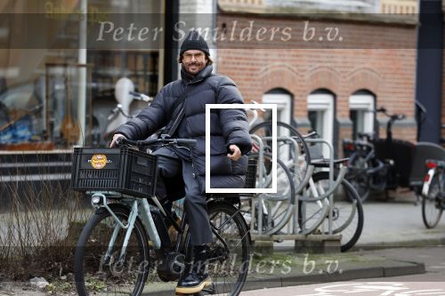 Amsterdam 8 februari 2022
Mari v d Ven op de fiets in amsterdam zuid