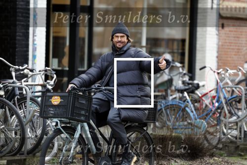 Amsterdam 8 februari 2022
Mari v d Ven op de fiets in amsterdam zuid