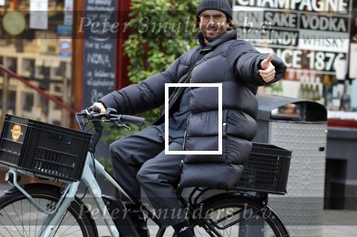 Amsterdam 8 februari 2022
Mari v d Ven op de fiets in amsterdam zuid