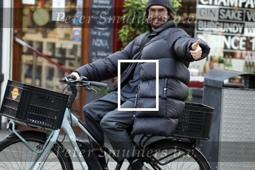 Amsterdam 8 februari 2022
Mari v d Ven op de fiets in amsterdam zuid