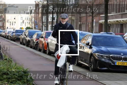 Amsterdam 20 januari 2022
Mart Visser op de fiets in Amsterdam zuid.