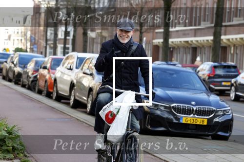Amsterdam 20 januari 2022
Mart Visser op de fiets in Amsterdam zuid.