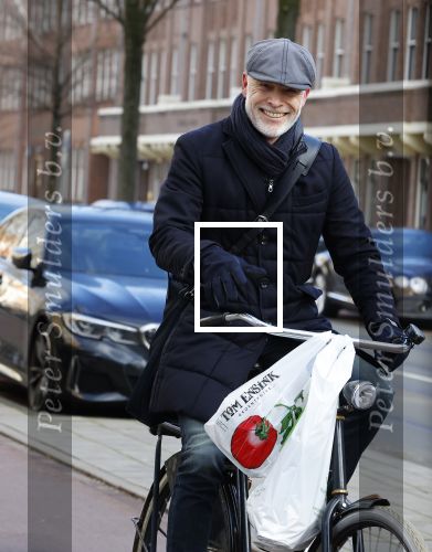 Amsterdam 20 januari 2022
Mart Visser op de fiets in Amsterdam zuid.