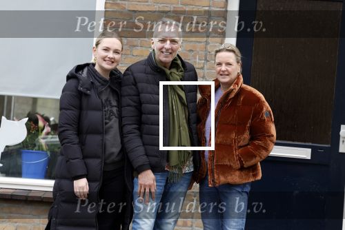 Uithoorn 10 februari 2022
Martien Meiland Erica en Maxime nemen nieuw programma oip voor sbs6 . Ze wonen in rijtjes huis en moeten van de bijstand leven.