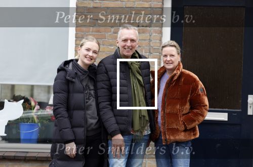 Uithoorn 10 februari 2022
Martien Meiland Erica en Maxime nemen nieuw programma oip voor sbs6 . Ze wonen in rijtjes huis en moeten van de bijstand leven.