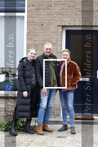 Uithoorn 10 februari 2022
Martien Meiland Erica en Maxime nemen nieuw programma oip voor sbs6 . Ze wonen in rijtjes huis en moeten van de bijstand leven.