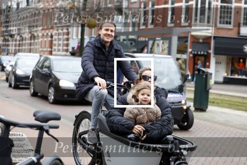Amsterdam 4 en 5 februari 2022
Monica Geuze met dochtertje  haar vriend Robbert Kroese in bakfiets  in Amsterdam zuid.