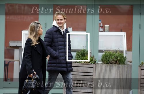 Amsterdam 29 januari 2022
Monica Geuze en haar vriend Robbert Kroese wandelnd door Amsterdam zuid.