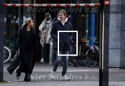 Amsterdam 29 januari 2022
Monica Geuze en haar vriend Robbert Kroese wandelnd door Amsterdam zuid.