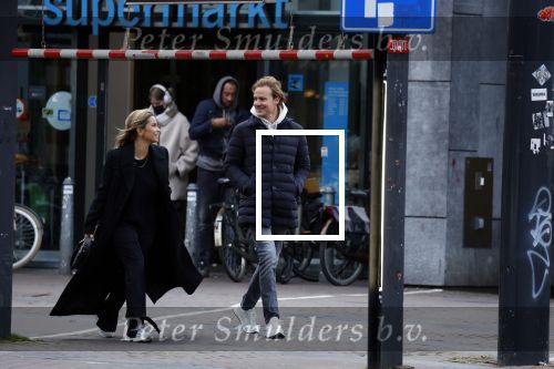 Amsterdam 29 januari 2022
Monica Geuze en haar vriend Robbert Kroese wandelnd door Amsterdam zuid.