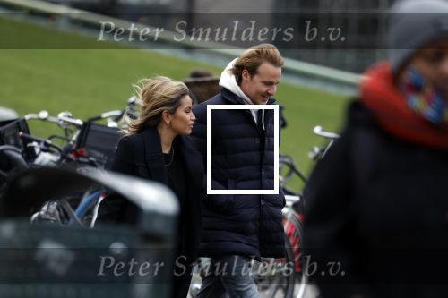 Amsterdam 29 januari 2022
Monica Geuze en haar vriend Robbert Kroese wandelnd door Amsterdam zuid.