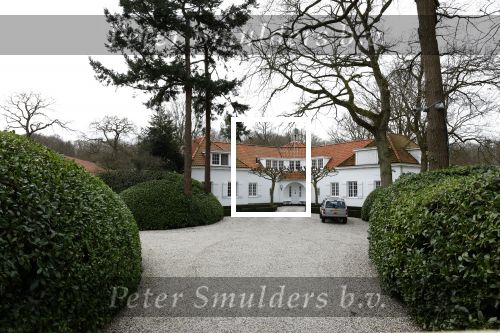 Naarden 13 februari 2022
Het huis van jan des Bouvrie en zijn vrouw Monique des Bouvrie staat te koop voor 10 miljoen euro.