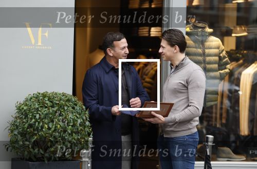 Amsterdam 27 januari 2022
Najib Amhali koopt kleding bij Layer Paris in Amsterdam zuid