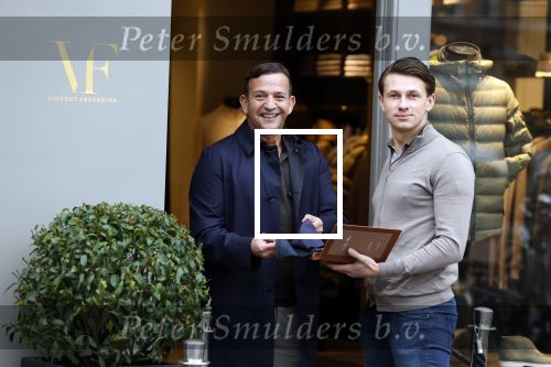 Amsterdam 27 januari 2022
Najib Amhali koopt kleding bij Layer Paris in Amsterdam zuid