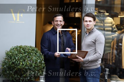 Amsterdam 27 januari 2022
Najib Amhali koopt kleding bij Layer Paris in Amsterdam zuid