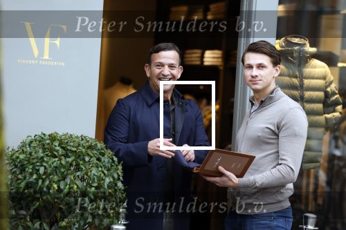 Amsterdam 27 januari 2022
Najib Amhali koopt kleding bij Layer Paris in Amsterdam zuid