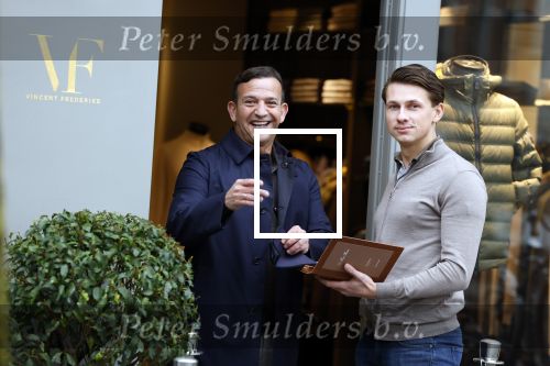 Amsterdam 27 januari 2022
Najib Amhali koopt kleding bij Layer Paris in Amsterdam zuid