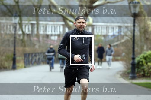 Amsterdam 14 januari 2022
Patrick Martens hard lopend in het Oosterpark in Amsterdam.