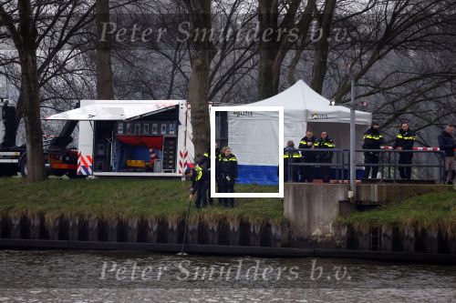 Nigtevecht Abcoude 25 januari 2022
De politie vist een lijk uit het Amsterdam Rijnkanaal