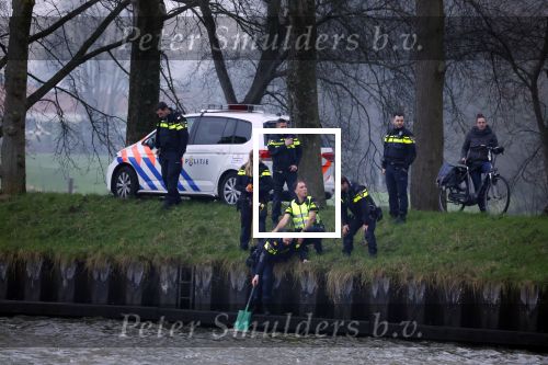 Nigtevecht Abcoude 25 januari 2022
De politie vist een lijk uit het Amsterdam Rijnkanaal