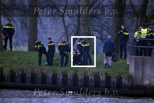 Nigtevecht Abcoude 25 januari 2022
De politie vist een lijk uit het Amsterdam Rijnkanaal