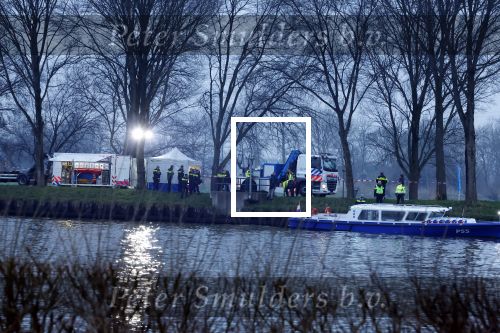 Nigtevecht Abcoude 25 januari 2022
De politie vist een lijk uit het Amsterdam Rijnkanaal