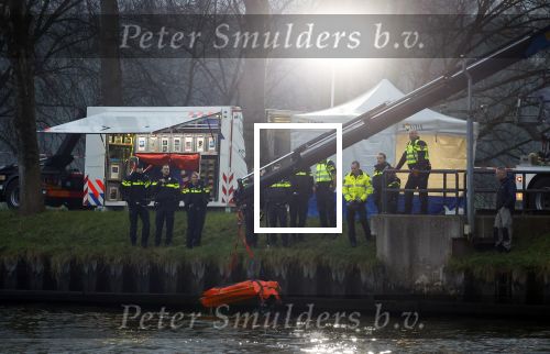 Nigtevecht Abcoude 25 januari 2022
De politie vist een lijk uit het Amsterdam Rijnkanaal