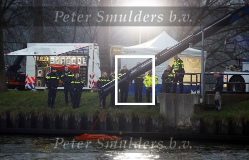 Nigtevecht Abcoude 25 januari 2022
De politie vist een lijk uit het Amsterdam Rijnkanaal