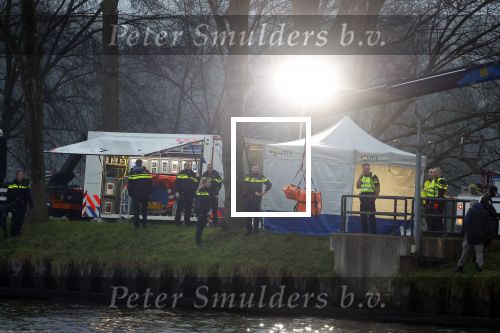 Nigtevecht Abcoude 25 januari 2022
De politie vist een lijk uit het Amsterdam Rijnkanaal