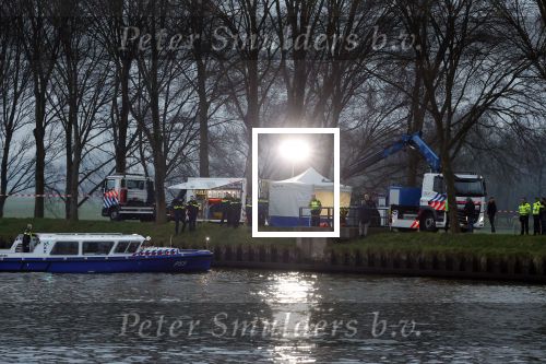 Nigtevecht Abcoude 25 januari 2022
De politie vist een lijk uit het Amsterdam Rijnkanaal