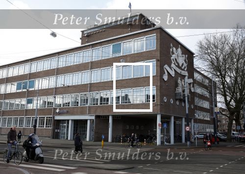Amsterdam 15 februari 2022
Pers voor het politieburo Lijnbaansgracht waar Lil Kleine en Glennis Grace zitten