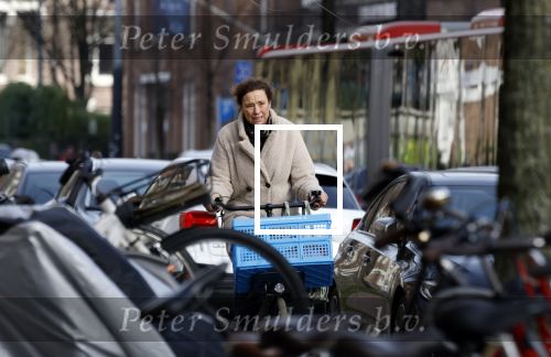 Amsterdam 13 februari 2022
Prinses Marilene op de fiets in Amsterdam zuid.