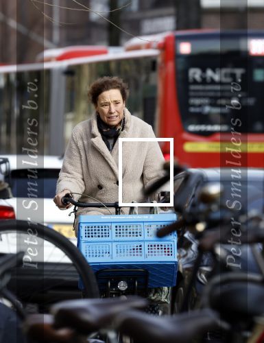 Amsterdam 13 februari 2022
Prinses Marilene op de fiets in Amsterdam zuid.