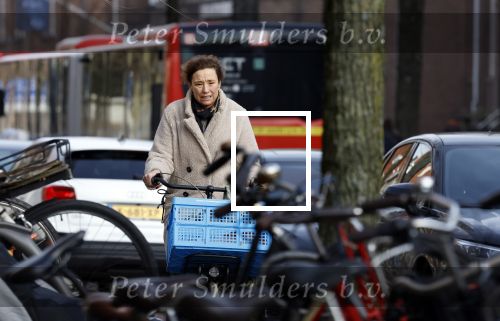 Amsterdam 13 februari 2022
Prinses Marilene op de fiets in Amsterdam zuid.
