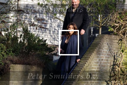 Mijdrecht 10 januari 2022
Rachel hazes en Klaas Otto vertrekken bij het huis van Rachel