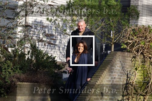 Mijdrecht 10 januari 2022
Rachel hazes en Klaas Otto vertrekken bij het huis van Rachel
