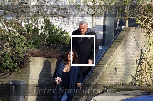 Mijdrecht 10 januari 2022
Rachel hazes en Klaas Otto vertrekken bij het huis van Rachel