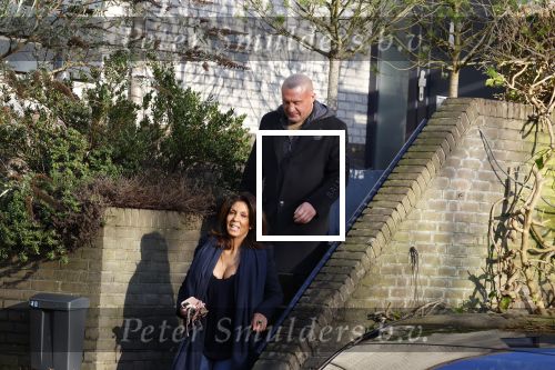 Mijdrecht 10 januari 2022
Rachel hazes en Klaas Otto vertrekken bij het huis van Rachel