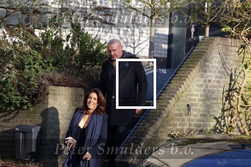Mijdrecht 10 januari 2022
Rachel hazes en Klaas Otto vertrekken bij het huis van Rachel