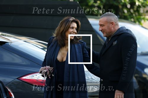 Mijdrecht 10 januari 2022
Rachel hazes en Klaas Otto vertrekken bij het huis van Rachel