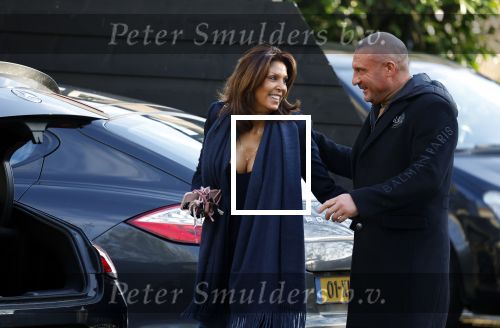Mijdrecht 10 januari 2022
Rachel hazes en Klaas Otto vertrekken bij het huis van Rachel