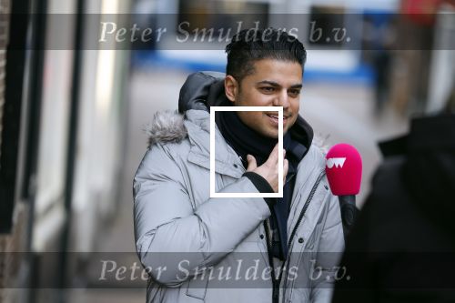 Amsterdam 19 januari 2022
Cabaretiers Bert Visscher en Jochem Myer tijdens de landelijke protestactie Kapsalon Theater in de Kleine Komedie. De cultuursector komt in actie tegen de coronamaatregelen. Tientallen theaters in heel Nederland  zijn omgebouwd tot een kapsalon. Rayen Panday