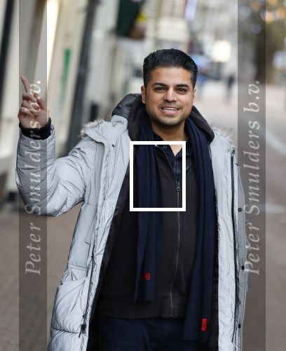 Amsterdam 19 januari 2022
Cabaretiers Bert Visscher en Jochem Myer tijdens de landelijke protestactie Kapsalon Theater in de Kleine Komedie. De cultuursector komt in actie tegen de coronamaatregelen. Tientallen theaters in heel Nederland  zijn omgebouwd tot een kapsalon. Rayen Panday