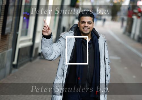Amsterdam 19 januari 2022
Cabaretiers Bert Visscher en Jochem Myer tijdens de landelijke protestactie Kapsalon Theater in de Kleine Komedie. De cultuursector komt in actie tegen de coronamaatregelen. Tientallen theaters in heel Nederland  zijn omgebouwd tot een kapsalon. Rayen Panday
