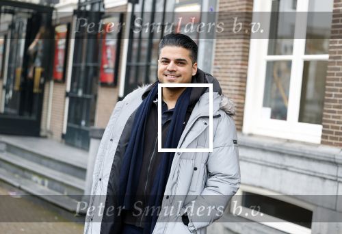 Amsterdam 19 januari 2022
Cabaretiers Bert Visscher en Jochem Myer tijdens de landelijke protestactie Kapsalon Theater in de Kleine Komedie. De cultuursector komt in actie tegen de coronamaatregelen. Tientallen theaters in heel Nederland  zijn omgebouwd tot een kapsalon. Rayen Panday