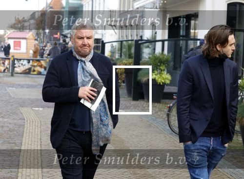 Schagen 11 januari 2022
Begrafenis / dienst van Janny Joling de moeder van Gerard Joling in het centrum van Schagen. Rene Froger en zijn zoon Maxim