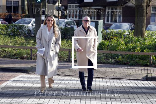 Laren 7 februari 2022
Rene v d Gijp en zijn vrouw Minouche op weg naar de boekpresentatie van Willibrord Frequin.