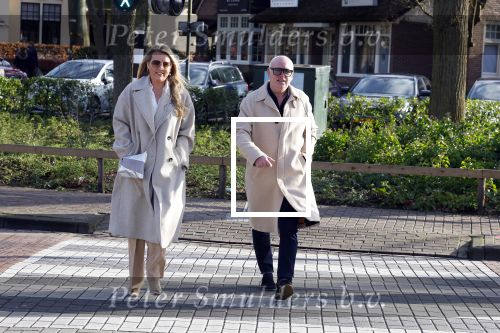 Laren 7 februari 2022
Rene v d Gijp en zijn vrouw Minouche op weg naar de boekpresentatie van Willibrord Frequin.
